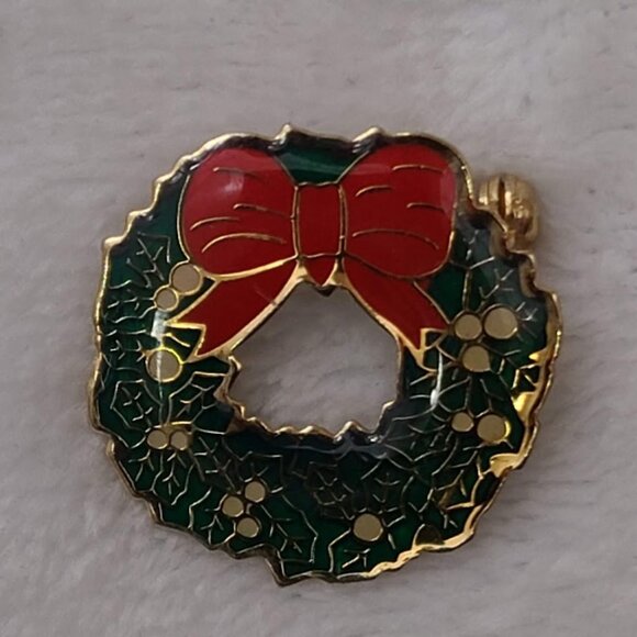 Vintage Christmas Wreath Brooch Red Bow Green Holly Gold Tone Holiday Pin - Picture 2 of 6